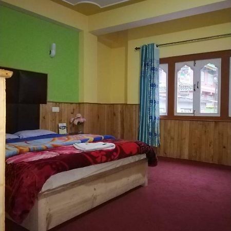 Delight Royal Lachen Luaran gambar