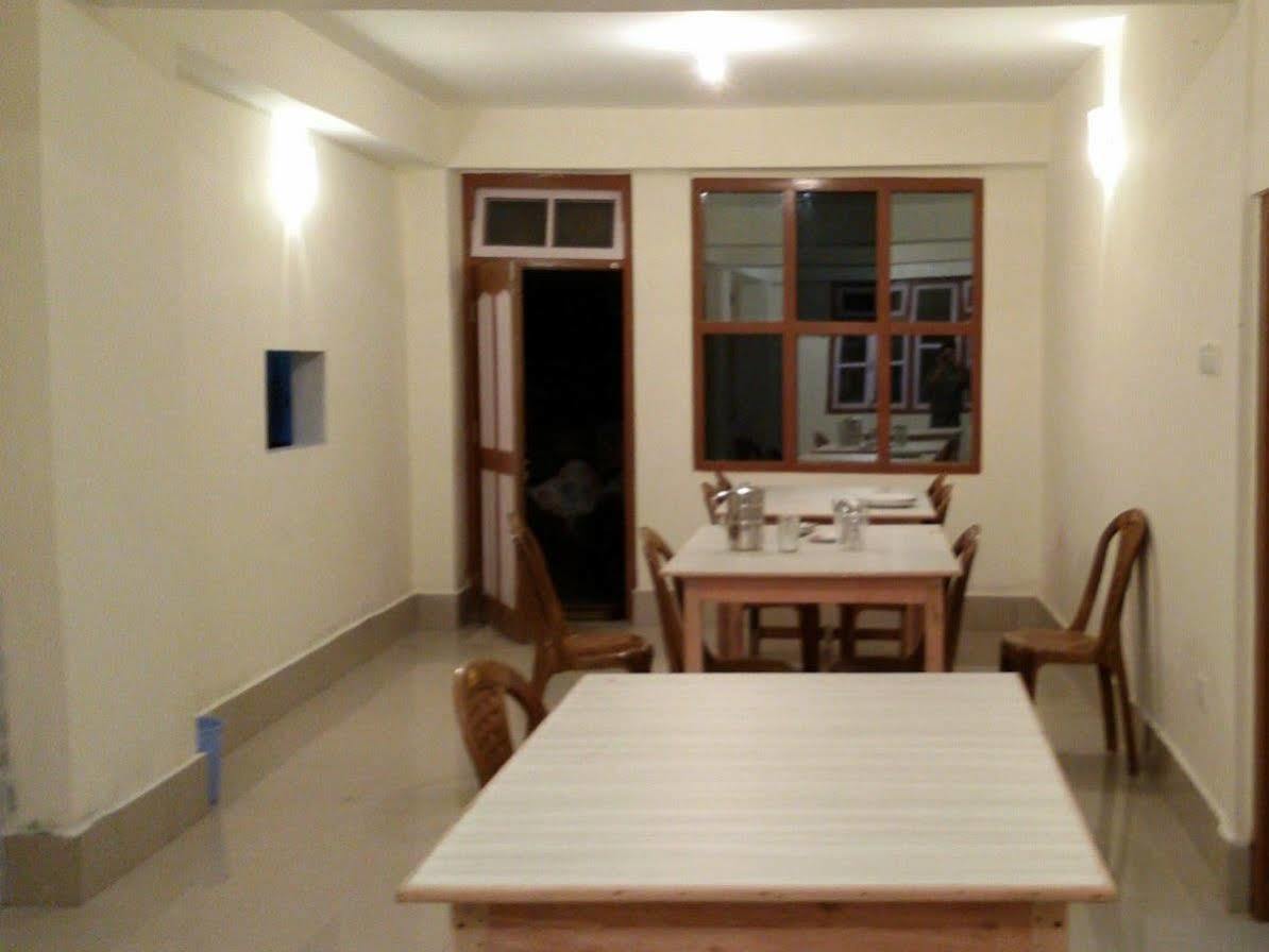 Delight Royal Lachen Luaran gambar